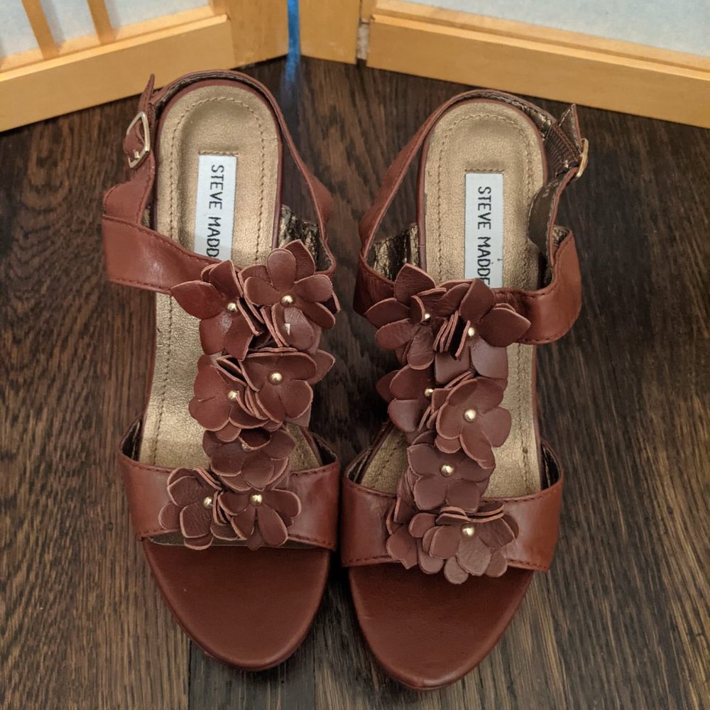 Steve Madden High Sandal Platform w/Flowers